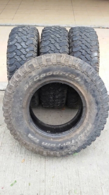 ขายยาง bf mud 265/75/16 ถูกๆครับ