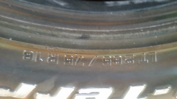 ขายยาง bf mud 265/75/16 ถูกๆครับ