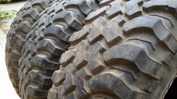 ขายยาง bf mud 285/75/16 ถูกๆครับ