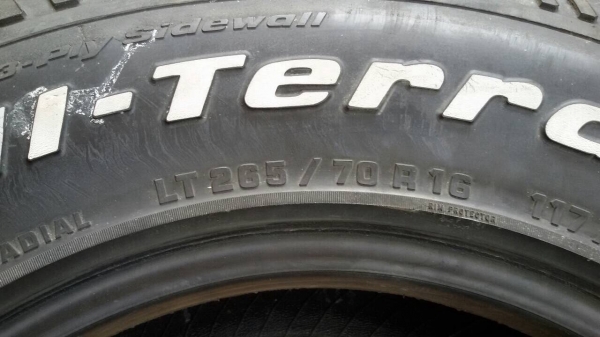 ขายยาง bf all 265/70/16 ปี 11