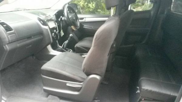 ขายออนิว เคยแจ้งจอด จดใหม่ ปี13ไฮแลนเดอร์ รถสวยสอาดเดิมๆไม่เคยชน ขาย399999บาท0896069238 รายละเอียดโทรมาคุยคับ