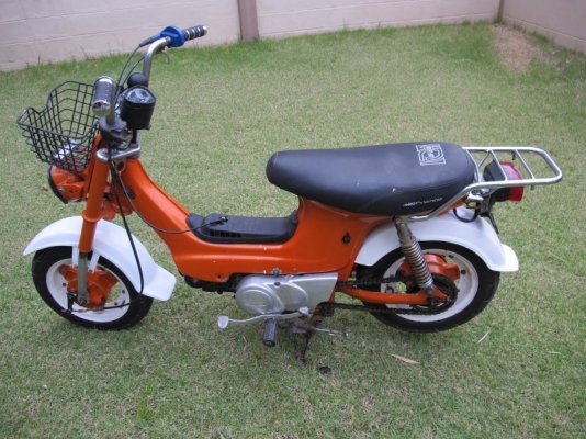 รถชาลี	HONDA c50 เครื่องเดิม สภาพเดิม