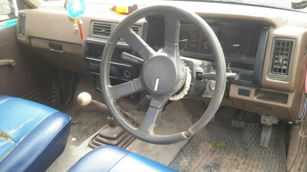 รถNISSAN BIG M ทะเบียนขาด1ปี จดทะเบียนปี33 เครื่อง2500 รถNISSAN BIG M ทะเบียนขาด1ปี จดทะเบียนปี33 เครื่อง2500