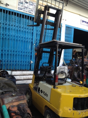 โฟล์คลิฟท์ Yale 2 ตัน เสา 3 เมตร เครื่องเบนซิล