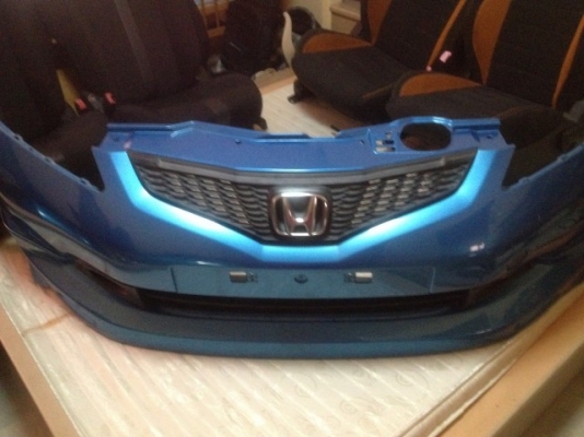 กันชนหน้า JAZZ GE มีกระจังหน้าสปรอท์ไลท์ลิ้นหน้าของครบๆสภาพสวยๆ