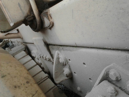 รถ 10 ล้อ VOLVO  โม่ปูน  320 แรงม้า. ปี 45   ( มีขาย 3 คัน. )      สนใจติดต่อ  081 - 6079515