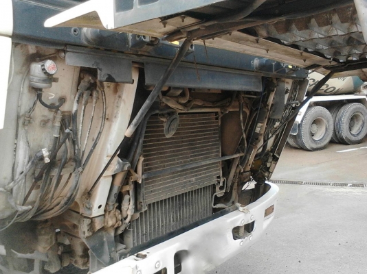 รถ 10 ล้อ VOLVO  โม่ปูน  320 แรงม้า. ปี 45   ( มีขาย 3 คัน. )      สนใจติดต่อ  081 - 6079515