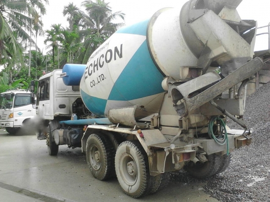 รถ 10 ล้อ VOLVO  โม่ปูน  320 แรงม้า. ปี 45   ( มีขาย 3 คัน. )      สนใจติดต่อ  081 - 6079515