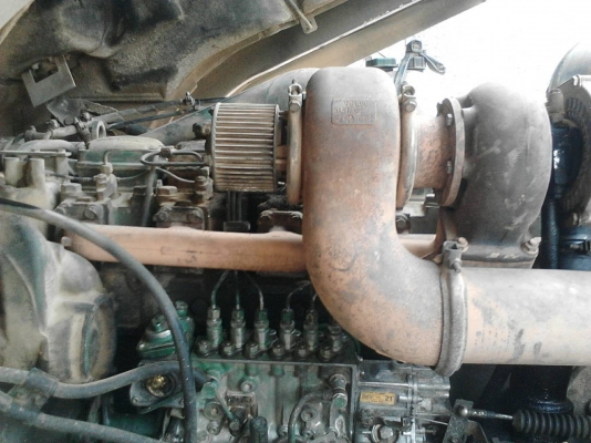 รถ 10 ล้อ VOLVO  โม่ปูน  320 แรงม้า. ปี 45   ( มีขาย 3 คัน. )      สนใจติดต่อ  081 - 6079515