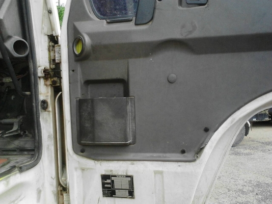 รถ 10 ล้อ VOLVO  โม่ปูน  320 แรงม้า. ปี 45   ( มีขาย 3 คัน. )      สนใจติดต่อ  081 - 6079515