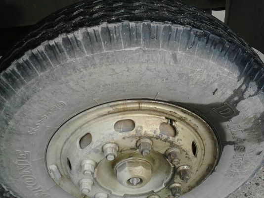 รถ 10 ล้อ VOLVO  โม่ปูน  320 แรงม้า. ปี 45   ( มีขาย 3 คัน. )      สนใจติดต่อ  081 - 6079515