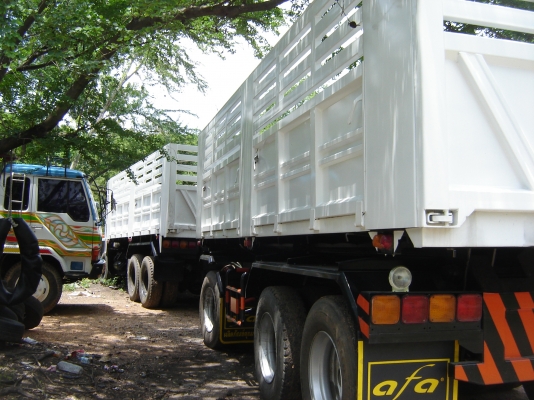 ขายรถพ่วง ISUZU 240 แรง พร้อมใช้งานราคา 1450000 บาท  จัดไฟแนนท์ได้ 900000 บาท โทร 0843376760