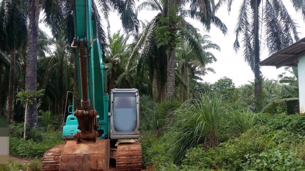ขายรถแบคโฮ KOBELCO SK200 YN10-39XXX ทำงาน 18556ชั่วโมง สนใจโทร 081-970-1072