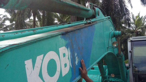 ขายรถแบคโฮ KOBELCO SK200 YN10-39XXX ทำงาน 18556ชั่วโมง สนใจโทร 081-970-1072