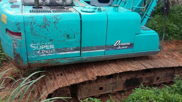 ขายรถแบคโฮ KOBELCO SK200 YN10-39XXX ทำงาน 18556ชั่วโมง สนใจโทร 081-970-1072 ขายรถแบคโฮ KOBELCO SK200 YN10-39XXX ทำงาน 18556ชั่วโมง สนใจโทร 081-970-1072