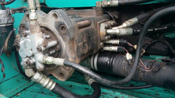 ขายรถแบคโฮ KOBELCO SK200 YN10-39XXX ทำงาน 18556ชั่วโมง สนใจโทร 081-970-1072