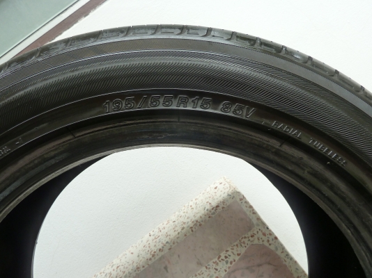 ขายยาง YOKOHAMA ADVAN dB 195-55-15 ปี12 650บาท ดอกหนาๆสวยสภาพดี