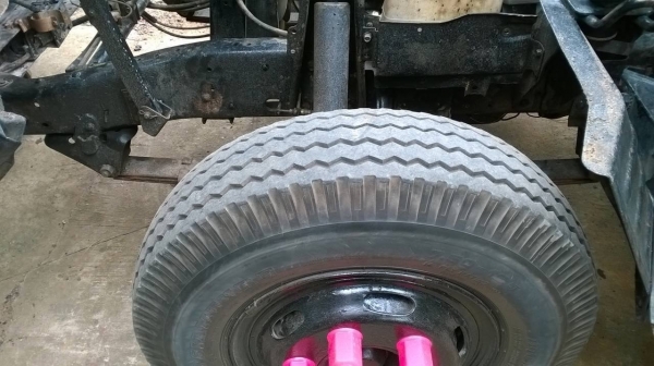 ขาย 6 ล้อ NPR59LU5M ห้างแท้ปี 35 คัสซีสวยตลอดเส้น เครื่อง 4BD1 115 แรงม้า เกียร์สั้น พวงมาลัยพาวเวอร์ มีคอกไม้ให้ด้วย ทะเบียนพร้อมโอน