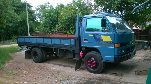 ขาย 6 ล้อ NPR59LU5M ห้างแท้ปี 35 คัสซีสวยตลอดเส้น เครื่อง 4BD1 115 แรงม้า เกียร์สั้น พวงมาลัยพาวเวอร์ มีคอกไม้ให้ด้วย ทะเบียนพร้อมโอน