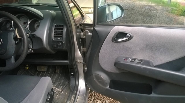 ขาย HONDA JAZZ 1.5 ปี 2004/2547 สวยบางเดิม เกียร์ออโต้ ทะเบียนพร้อมโอน ขาย HONDA JAZZ 1.5 ปี 2004/2547 สวยบางเดิม เกียร์ออโต้ ทะเบียนพร้อมโอน