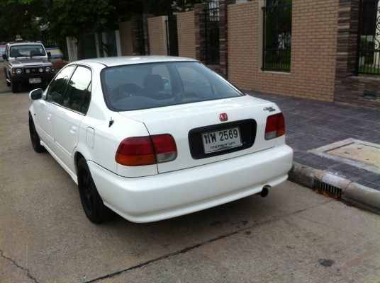 Civic ตาโต เครื่อง D15B Auto เพิ่งวาง สีขาวType R Civic ตาโต เครื่อง D15B Auto เพิ่งวาง สีขาวType R