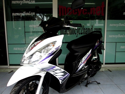 skydrive สีขาวดำ ลายใหม่ล่าสุด รุ่นท๊อป ล้อแมกซ์  รถเดือน ตุลาคม ปี 57 ไมล์ 5พันโล ฟรีโอน แถม 4 รายการ 26900