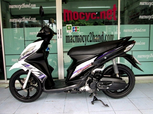 skydrive สีขาวดำ ลายใหม่ล่าสุด รุ่นท๊อป ล้อแมกซ์  รถเดือน ตุลาคม ปี 57 ไมล์ 5พันโล ฟรีโอน แถม 4 รายการ 26900