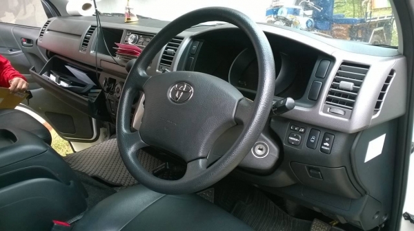 ขายรถตู้ TOYOTA Ventury ปี 2012/2555 ตัวทอป V ติดแก๊ส NGV (ยังไม่ลงเล่ม) วิ่งน้อยแค่ 55,000 กม มีเบาะนวดไฟฟ้า ประกันชั้นหนึ่ง ทะเบียนพร้อมโอนครับ