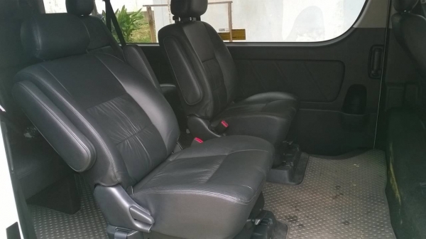 ขายรถตู้ TOYOTA Ventury ปี 2012/2555 ตัวทอป V ติดแก๊ส NGV (ยังไม่ลงเล่ม) วิ่งน้อยแค่ 55,000 กม มีเบาะนวดไฟฟ้า ประกันชั้นหนึ่ง ทะเบียนพร้อมโอนครับ