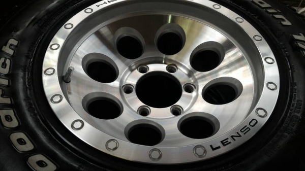 ขายล้อหยดน้ำ  9 x 16  ET 0  ล้ออย่างเดียวนะครับ