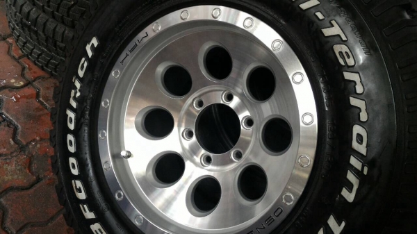 ขายล้อหยดน้ำ  9 x 16  ET 0  ล้ออย่างเดียวนะครับ