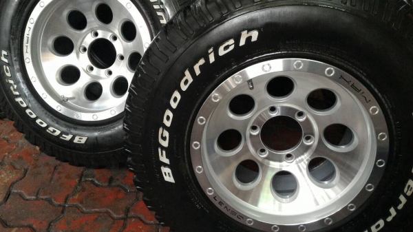 ขายล้อหยดน้ำ  9 x 16  ET 0  ล้ออย่างเดียวนะครับ