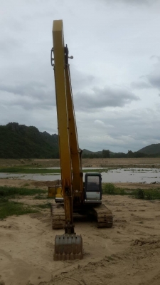 ขายรถแบคโฮบูมอาร์มยาวพร้อมโป๊ะ KOBELCO SK220-/// เอกสารอินวอย ราคา 1750000