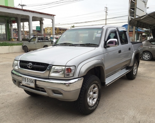 4x4 มือเดียวป้ายแดง สวยมากรถไม่เคยมีอุบัติเหตุ วิ่งน้อยเช็คศูนย์ตลอด เกียร์4wdน่าใช้มากๆ