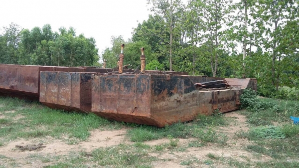 ขายรถแบคโฮพร้อมโป๊ะ CAT E120B ให้ชุดบูมอาร์ม 2 ชุด ราคา 1500000