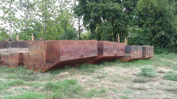 ขายรถแบคโฮพร้อมโป๊ะ CAT E120B ให้ชุดบูมอาร์ม 2 ชุด ราคา 1500000