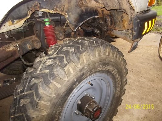 ขาย200000บาทโตโยต้า  NY 56  4x4 เครื่อง เบนซิล  ตามสภาพ เอกสารทะเบียนพร้อมโอน