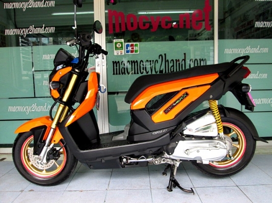 ZOOMER สีส้ม ล้อแมกซ์ทอง กำลังนิยม รถเดือน กุมภาพันธ์ ปี 57 ไมล์ 8 พันโล ฟรีโอน แถม 4 รายการ 35900