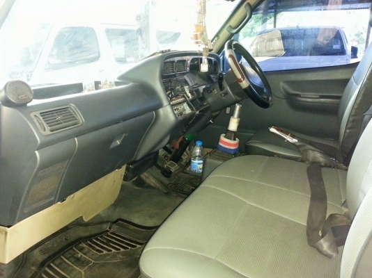 ขายรถตู้โตโยต้าหลังคาสูง ปี45 เครื่อง2500 แต่งVIPแล้ว ภายในสวย แอร์เย็น มีทีวีคาราโอเกะ สภาพพร้อมใช้งาน เอกสารพร้อมโอน สนใจโทร 090-8588220คุณนะ 093-3258446คุณบิว ID:narong498 หรือเข้าดูสินค้าอื่นๆได้ที่ www.truck.in.th/498 หรือเพจFacebook ณรงค์ ซื้อขายรถม