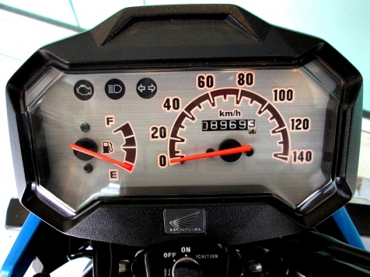 ZOOMER สีนํ้าเงิน สียอดนิยม (( ลงล้อ )) โช๊คแต่ง รถเดือน มิถุนายน ปี 57 ไมล์ 8 พันโล แถม 3 รายการ 32900 ZOOMER สีนํ้าเงิน สียอดนิยม (( ลงล้อ )) โช๊คแต่ง รถเดือน มิถุนายน ปี 57 ไมล์ 8 พันโล แถม 3 รายการ 32900