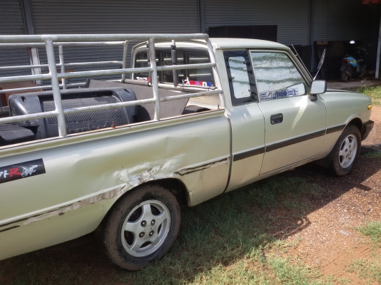 ด่วน ๆ MAZDA FAMILIA 1400i ปี 38 เกียร์ 5 speed แอร์เย็น เครื่องเสียง 1 ชุดลดราคา 35000 ครับ ด่วนๆ