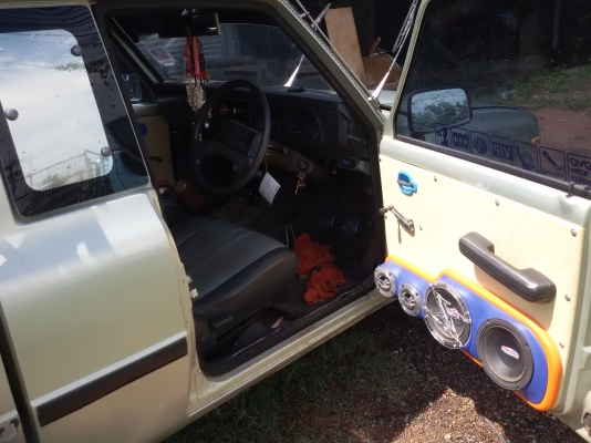 ด่วน ๆ MAZDA FAMILIA 1400i ปี 38 เกียร์ 5 speed แอร์เย็น เครื่องเสียง 1 ชุดลดราคา 35000 ครับ ด่วนๆ