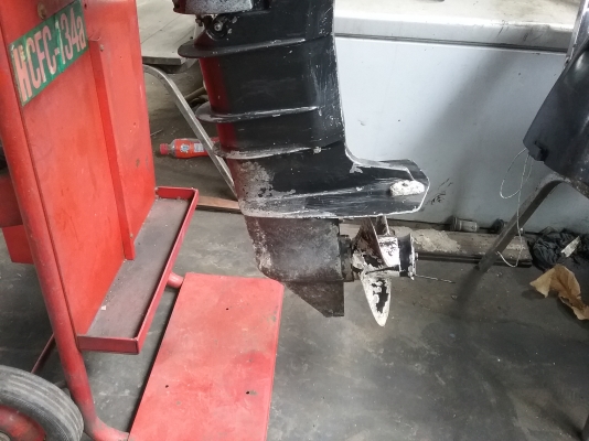 เครื่องเรือ suzuki 9.9hp สี่จังหวะเก่าญี่ปุ่นครับ