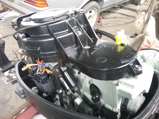 เครื่องเรือ suzuki 9.9hp สี่จังหวะเก่าญี่ปุ่นครับ