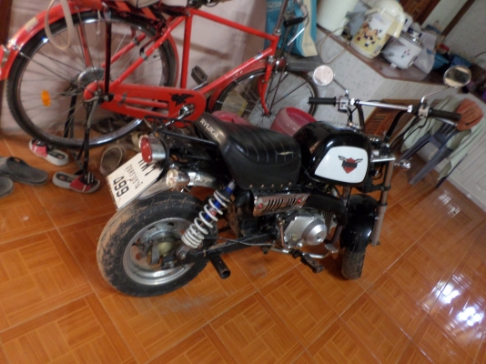 ขายมอไซค์กอลิล่าถูกสภาพแจ่มมือเดียวออกศูนย์ ไม่มีเวลาขี่เลยอยากขายออกเครื่องดีสภาพพร้อมใช้งาน ภาษีพรบ.58 เอกสารพร้อมโอน ขายราคา15,999บาท  สนใจติดต่อ 080-1696651 มาดูรถได้ที่โรงพยาบาทปทุมราชวงศาจังหวัดอำนาจเจริญ