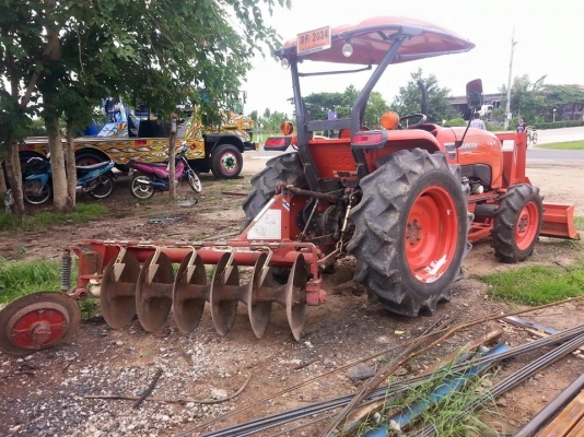 ขายรถไถ KUBOTA L4708 ใช้งานน้อย1572ชม. อุปกรณ์ดันหน้า-ผานหลัง สภาพสวยพร้อมใช้งาน เอกสารพร้อมโอน สนใจโทร 090-8588220คุณนะ 093-3258446คุณบิว ID:narong498 หรือเข้าดูสินค้าอื่นๆได้ที่ www.truck.in.th/498 หรือเพจFacebook ณรงค์ ซื้อขายรถมือสอง (เว็บไซต์ส่วนตัว)