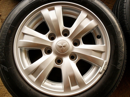 แม็กขอบ16-6รู139สวยใหม่กริ๊บ สภาพป้ายแดงทั้ง4วง พร้อมยาง(4ล้อ 5,900บ.) แม็กขอบ16-6รู139สวยใหม่กริ๊บ สภาพป้ายแดงทั้ง4วง พร้อมยาง(4ล้อ 5,900บ.)