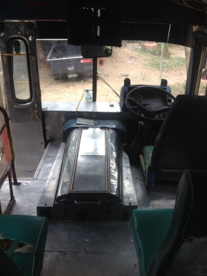 ขายรถบัส8เมตรHINO km350  เครื่อง6bb1 สภาพรถใช้งานได้เลย