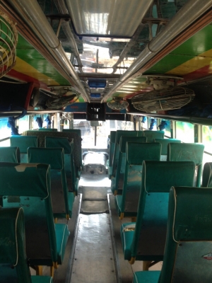 ขายรถบัส8เมตรHINO km350  เครื่อง6bb1 สภาพรถใช้งานได้เลย