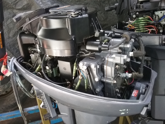 เครื่องเรือ yamaha9.9hp สองและสี่จังหวะเก่าญีปุ่นสวยๆ